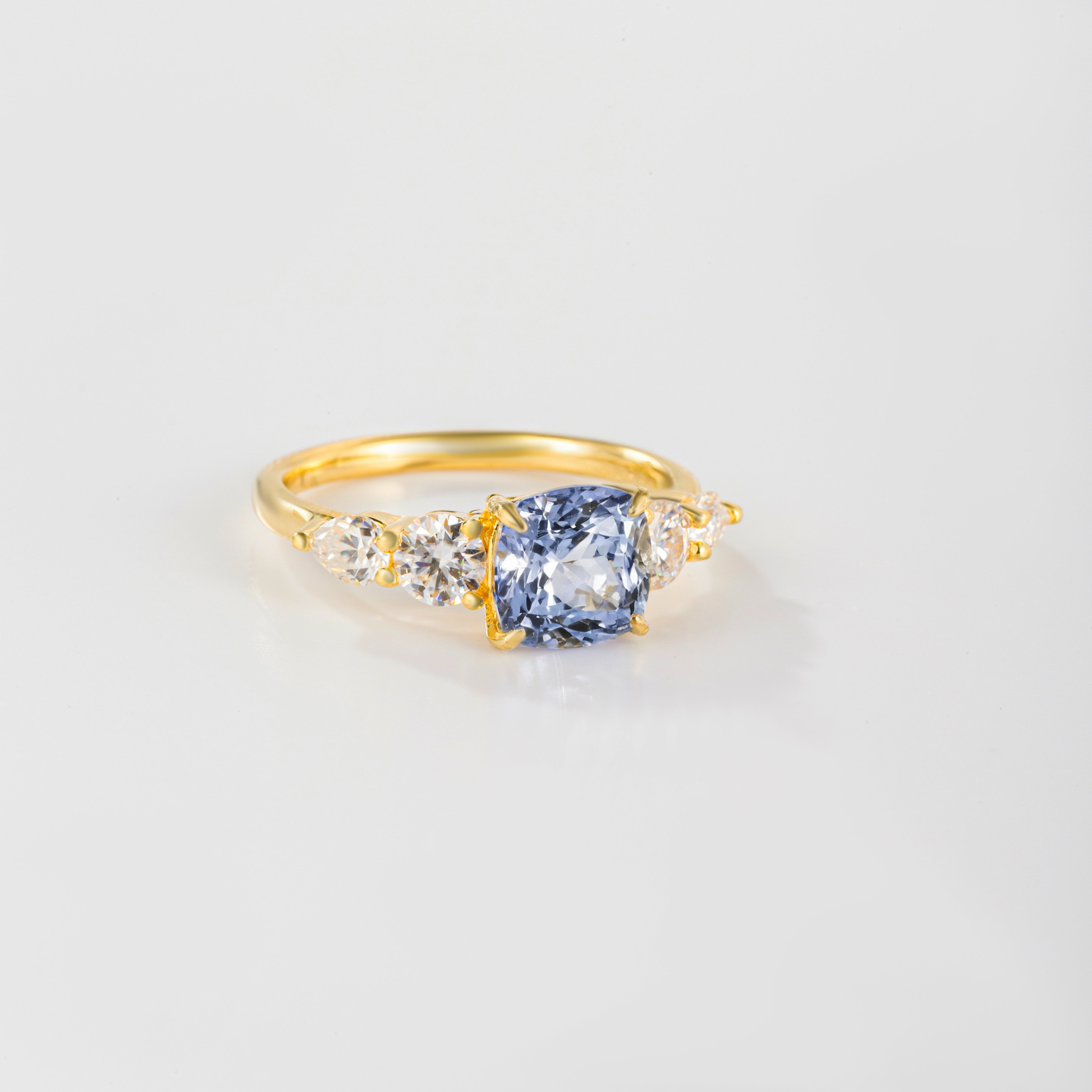 Misty Cornflower Sapphire Aligné Ring | Alvaura