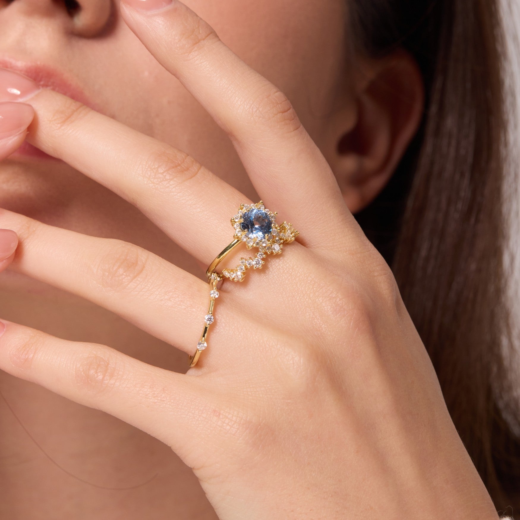 Santa Maria Blue Bud Halo Ring - Round Brilliant