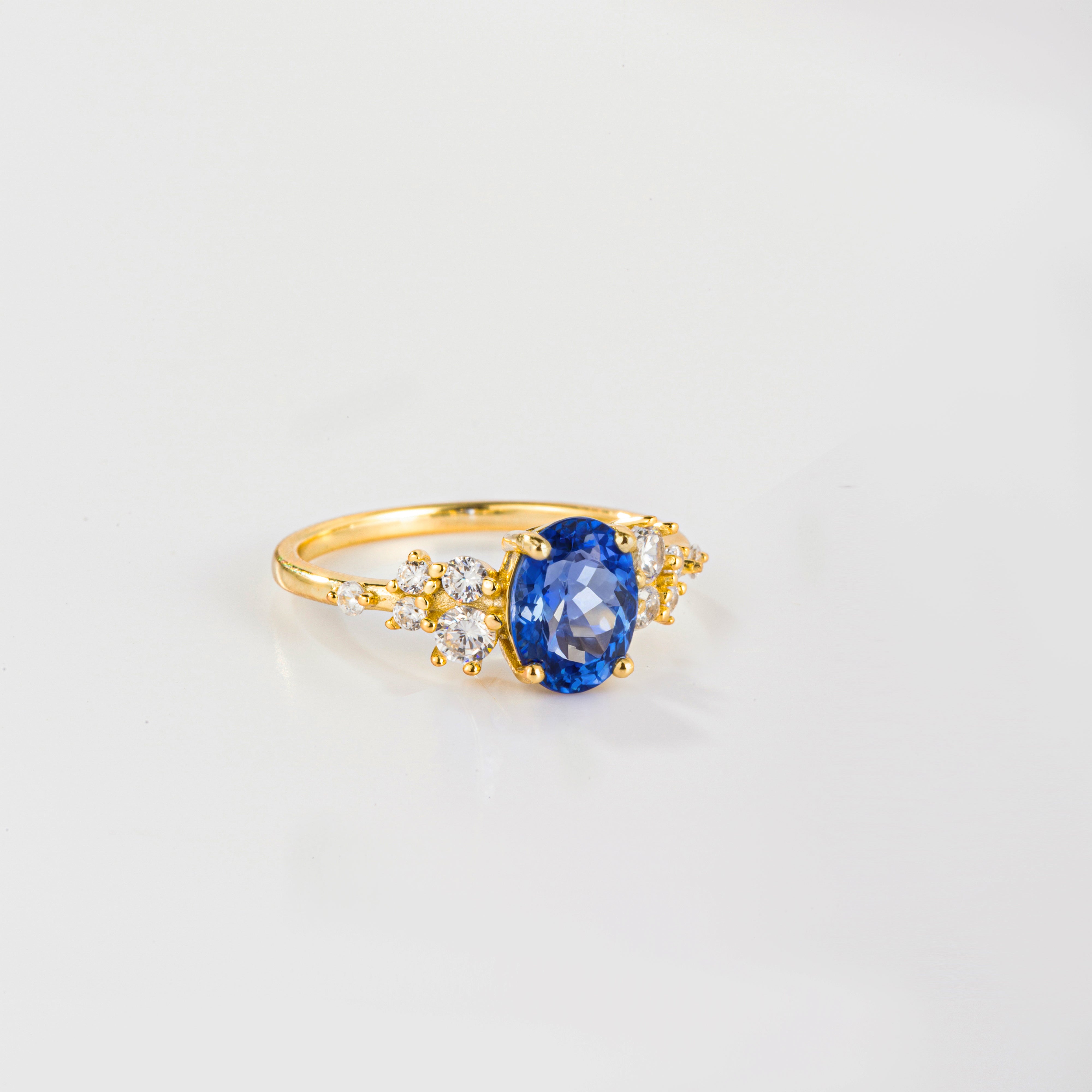 Velvet Cornflower Sapphire Étoile Cluster Ring | Alvaura