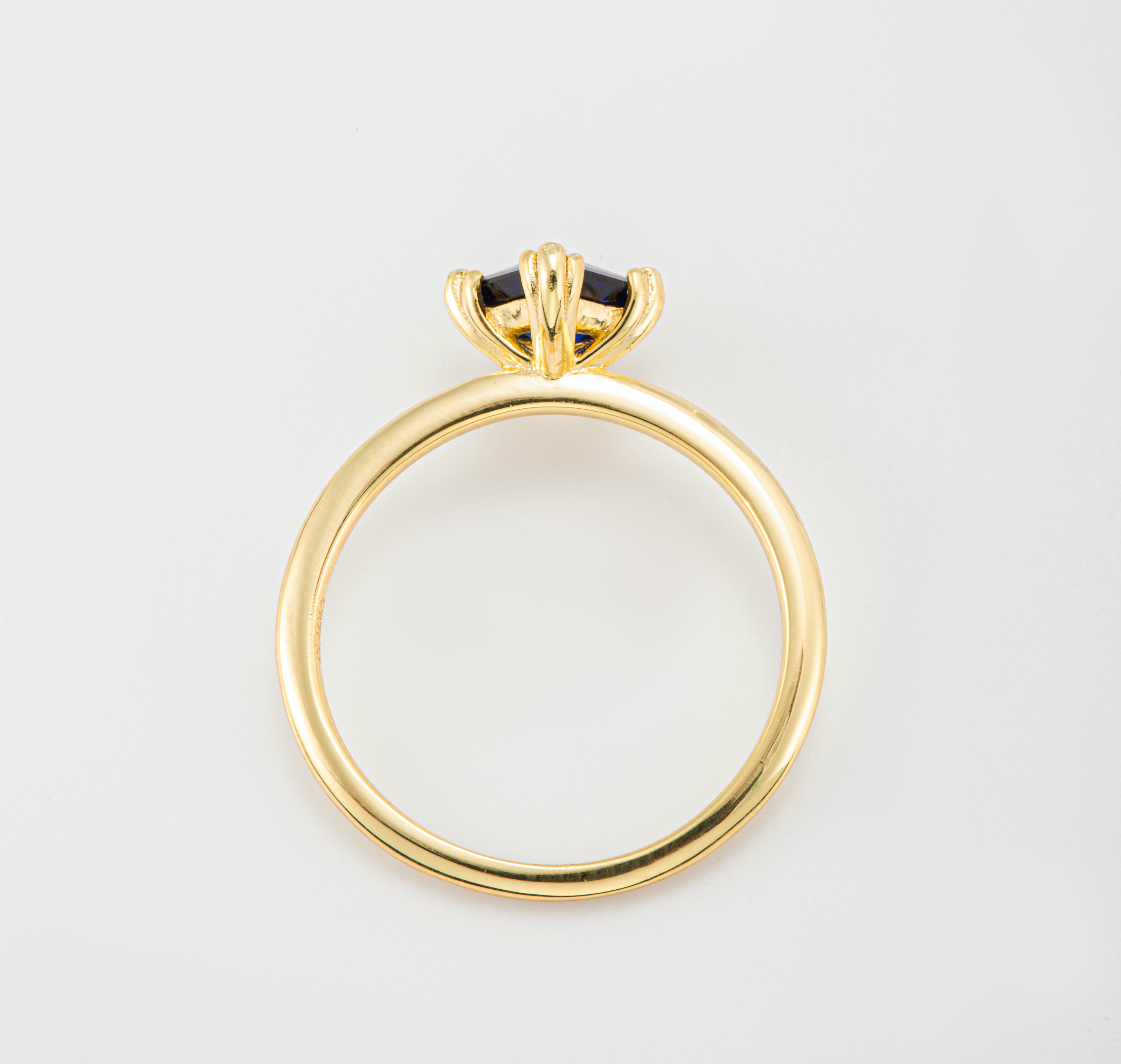 Royal Blue Sapphire Solitaire Ring | Alvaura