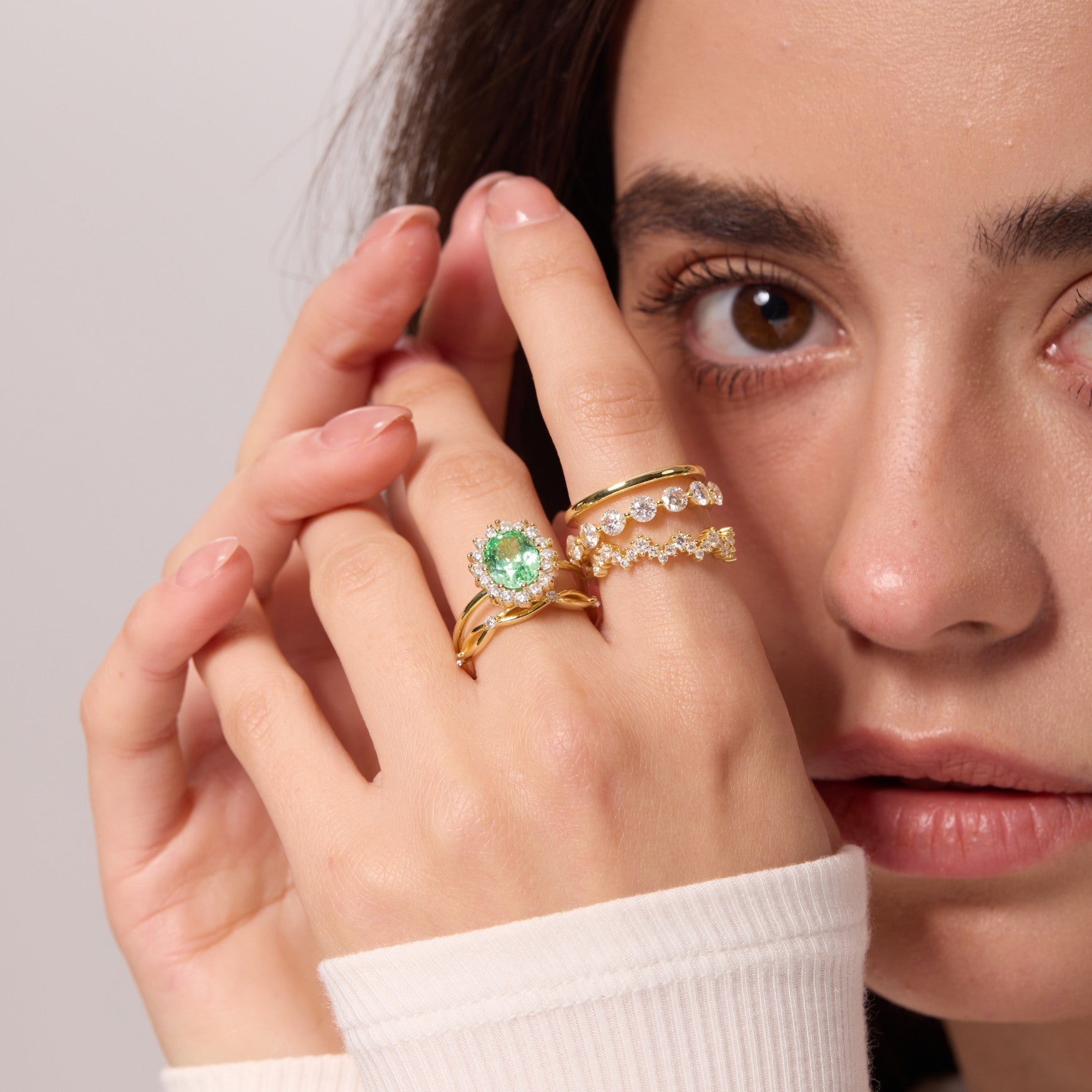 Vivid Mint Green Bud Halo Ring - Oval Brilliant