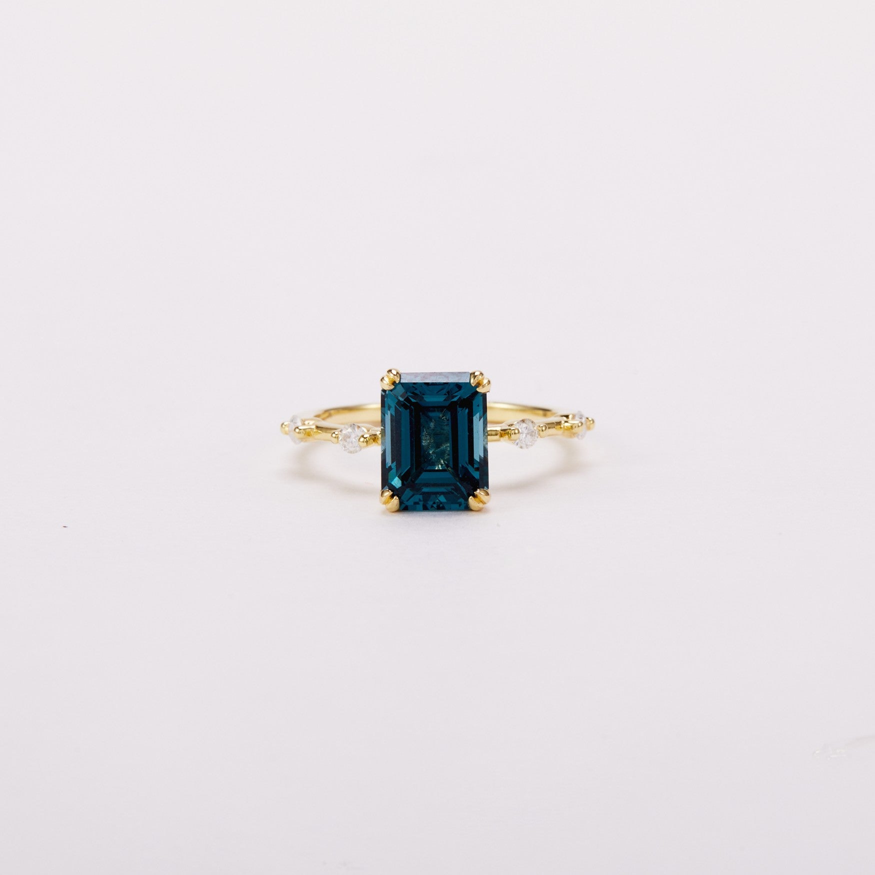 Tidal Lagoon Floating Ring - Emerald Cut