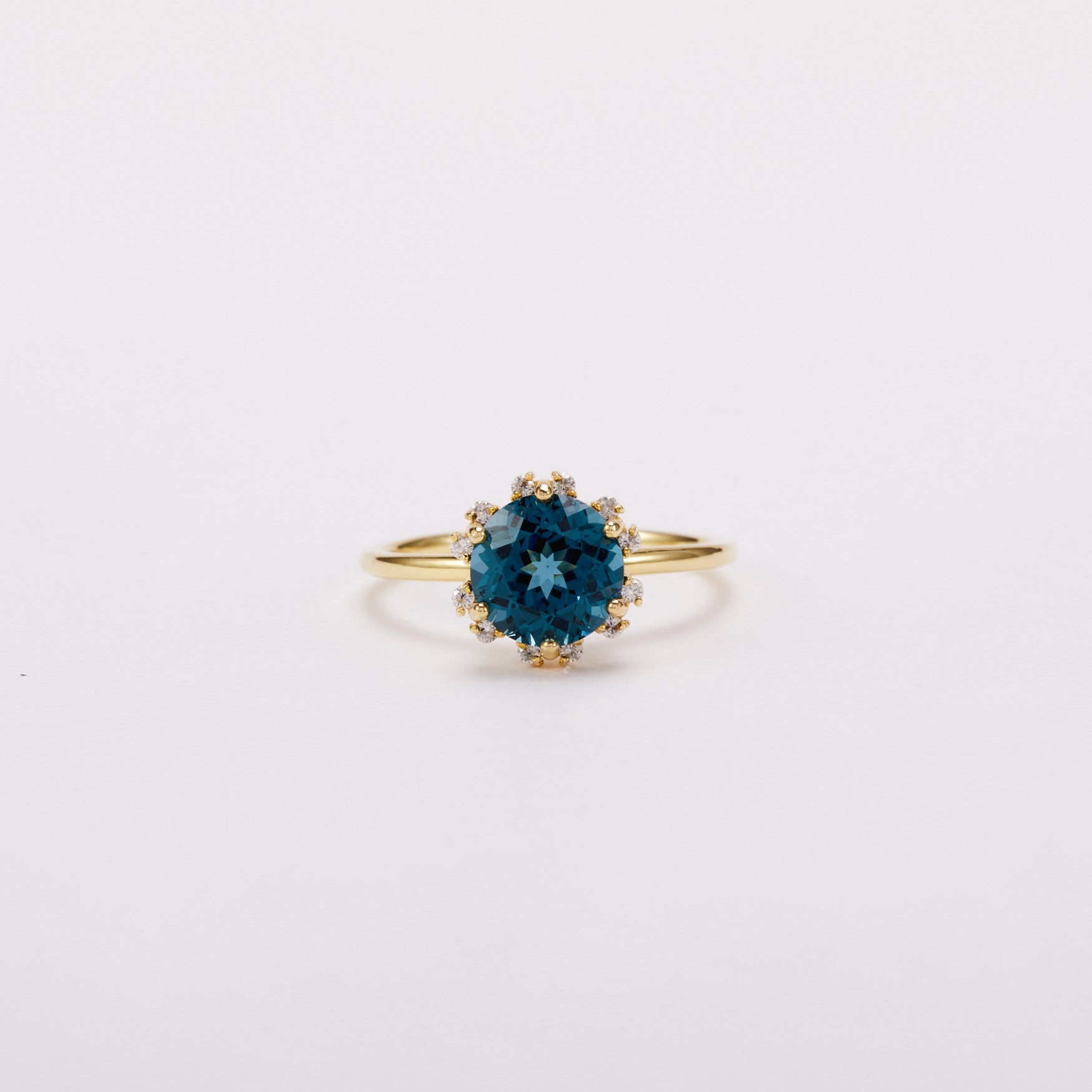 Tidal Lagoon Bold Bloom Halo Ring - Round Brilliant