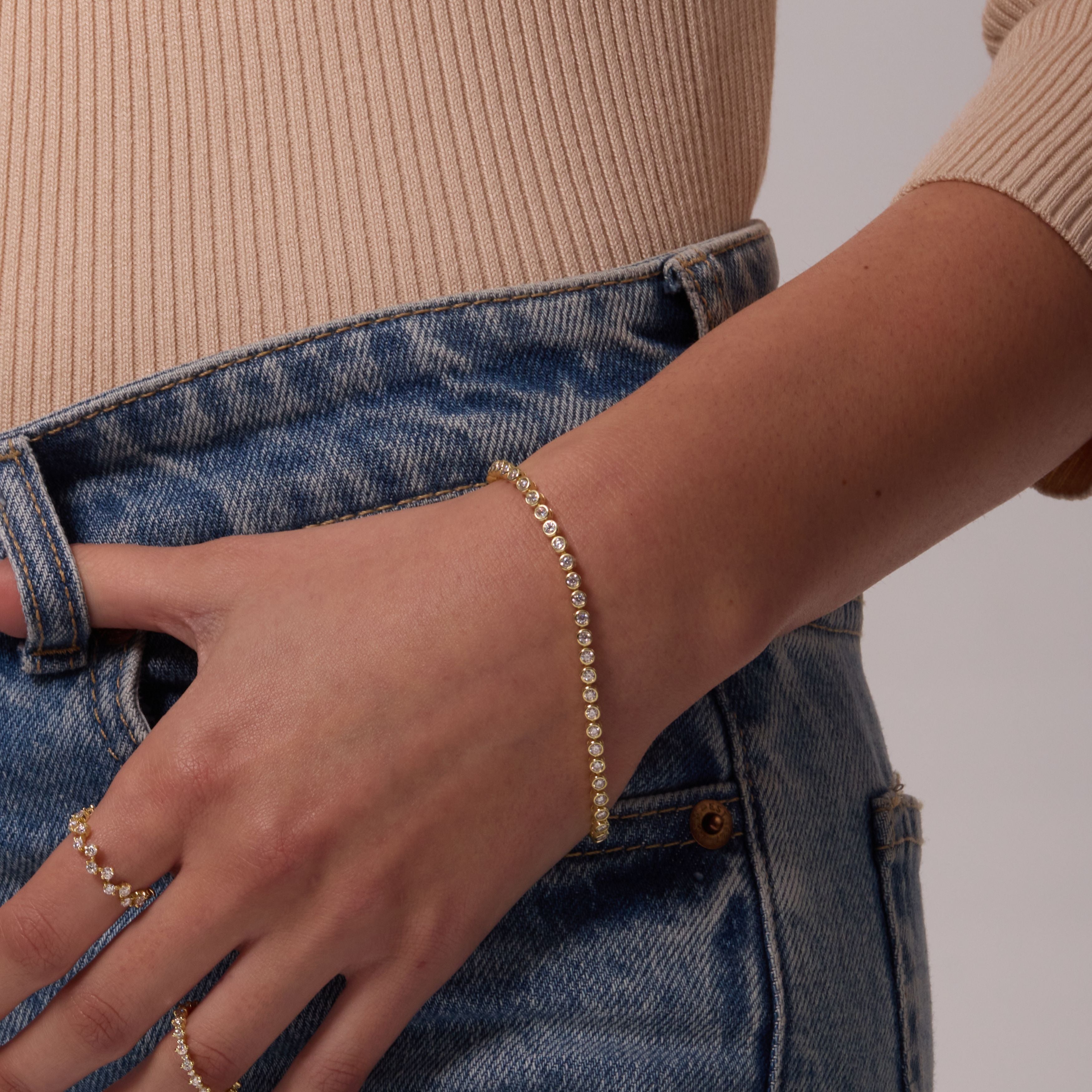 Round Bezel Tennis Bracelet