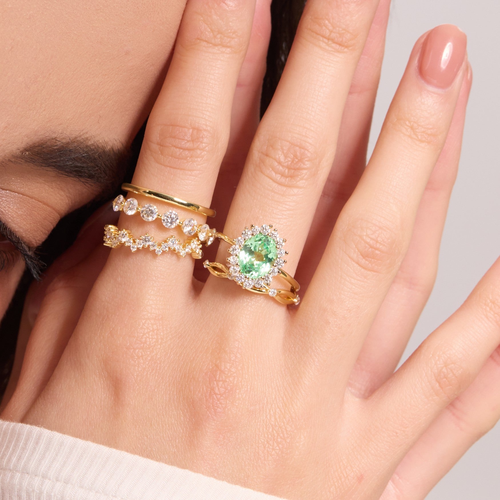 Vivid Mint Green Bud Halo Ring - Oval Brilliant