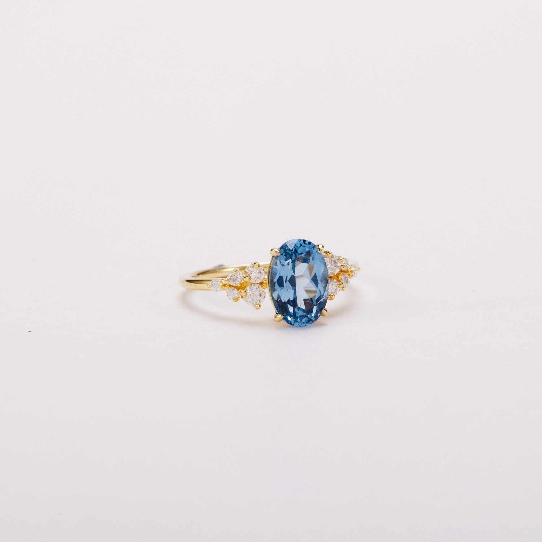 Santa Maria Blue Bloom Cluster Ring - Oval Brilliant