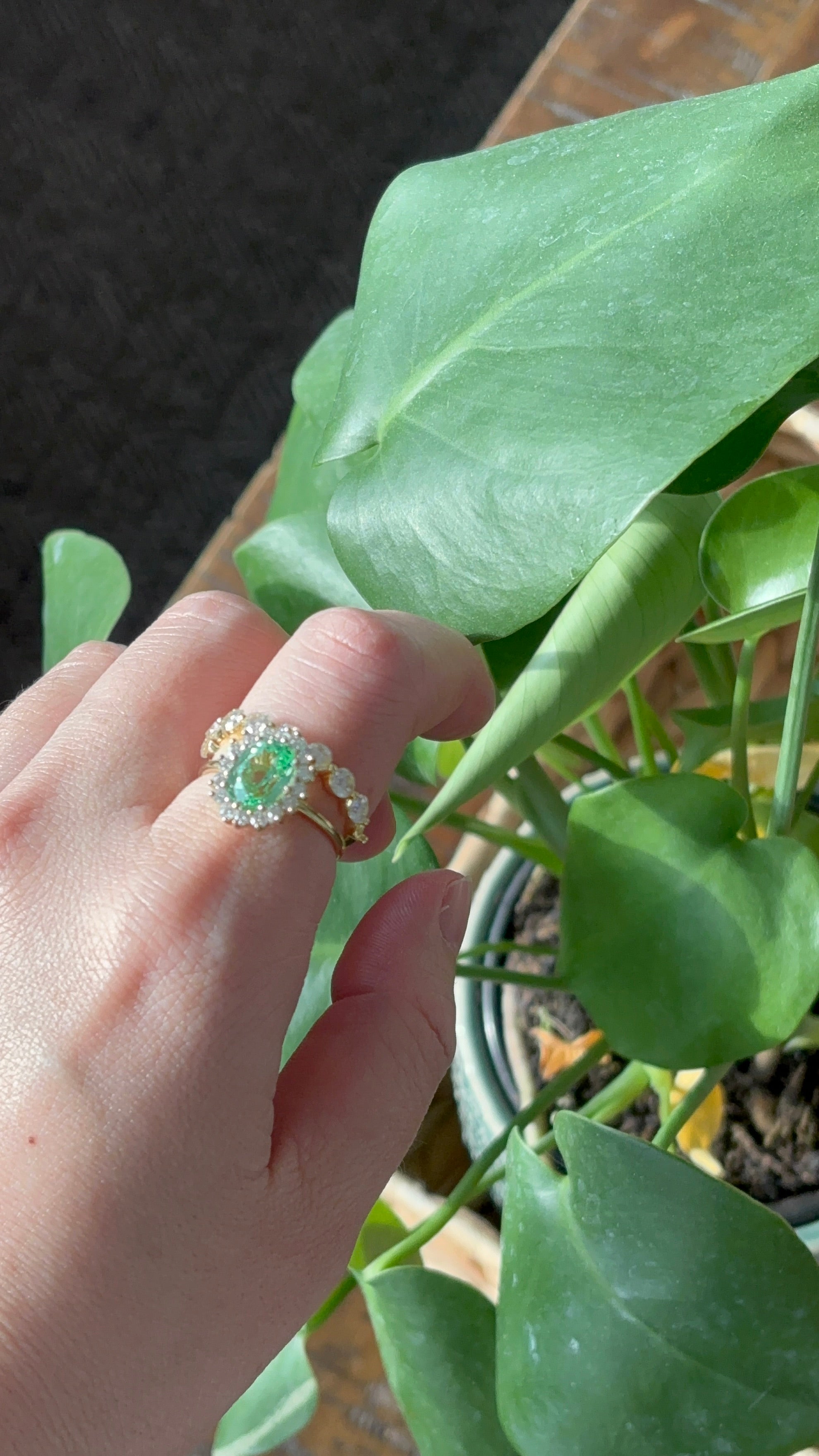 Mint Bud Halo Ring — Oval Brilliant Secondary image