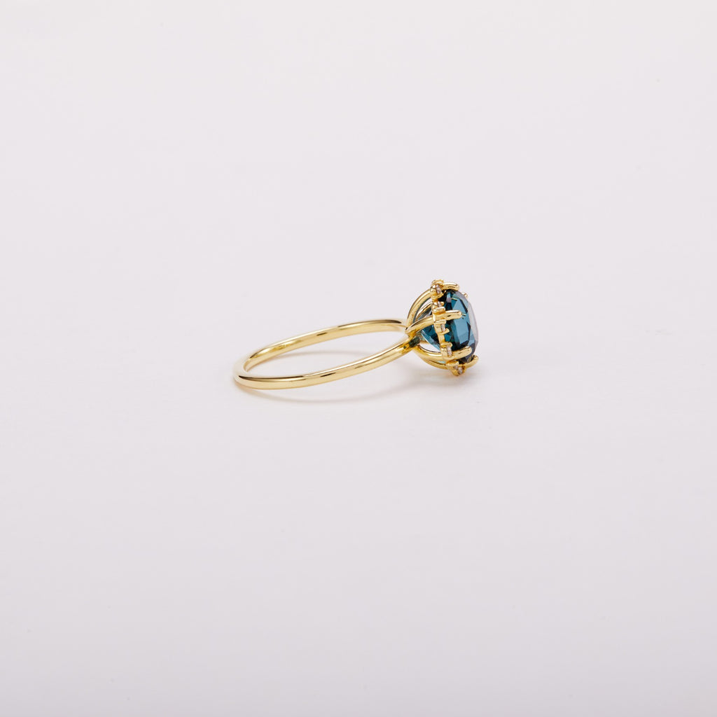 Tidal Lagoon Bold Bloom Halo Ring - Round Brilliant